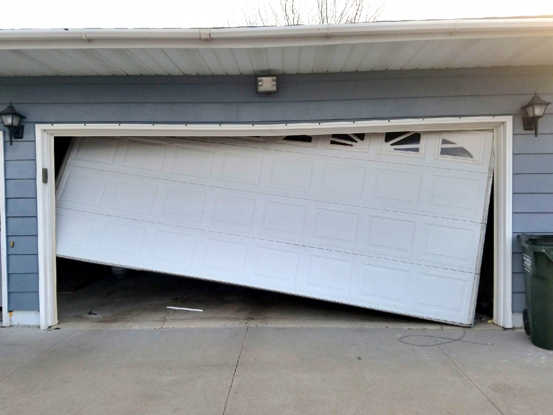 Kakšne težave se največkrat pojavijo pri garažnih vratih?